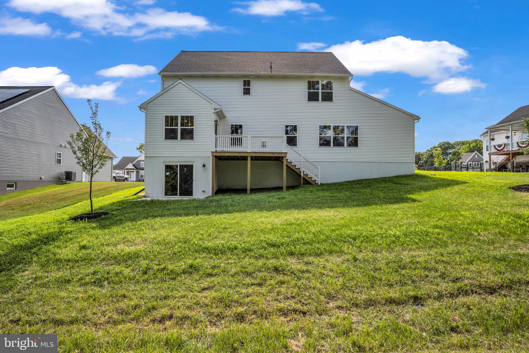 MEADOWBROOK FARMS - Residential