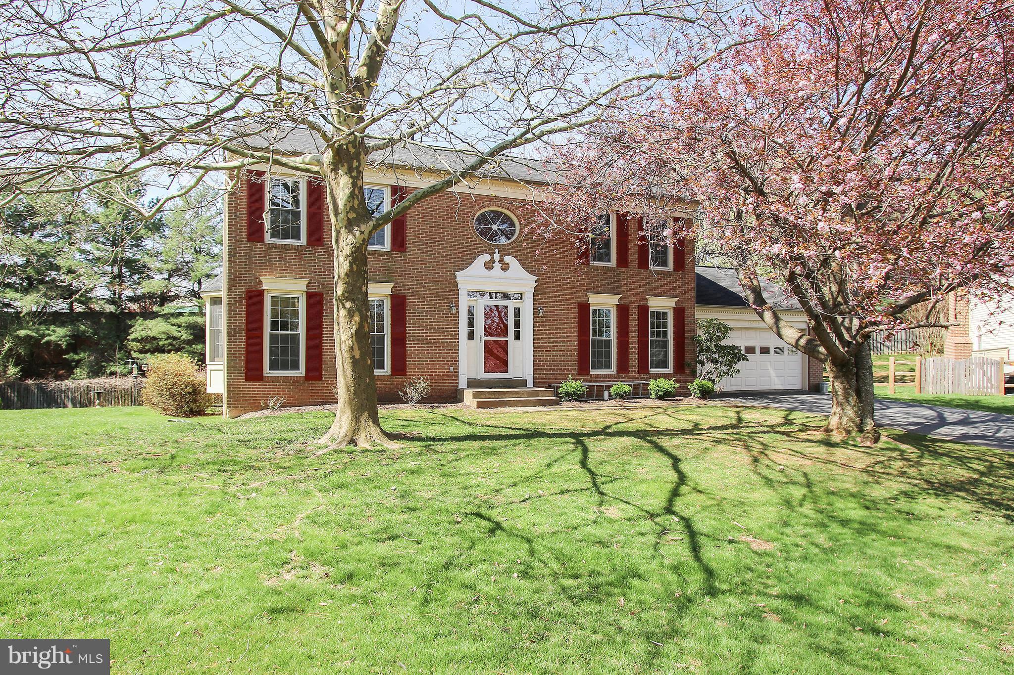 Gorgeous colonial in Gaithersburg! Situated on a peaceful cul-de-sac this home features 4BR/3.5BA. ML w/ beautiful HW floors and formal LR and DR. Bright eat-in kitchen w/ granite counters, ss appliances, and walk-out to huge back deck. Large FR off the kitchen w/ cozy FP. MBR w/ walk-in closet and ensuite bath w/ double sink and large soaking tub. Finished walk out basement w/ full BA. Must see!