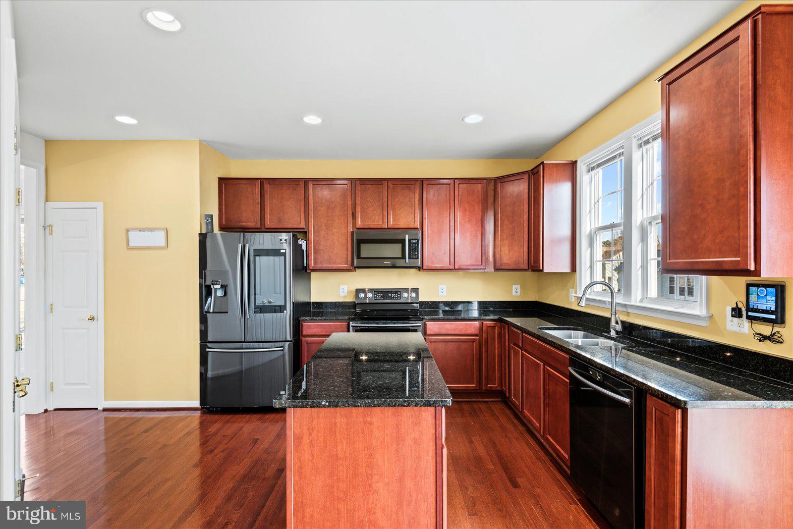 LADYSMITH VILLAGE - Residential