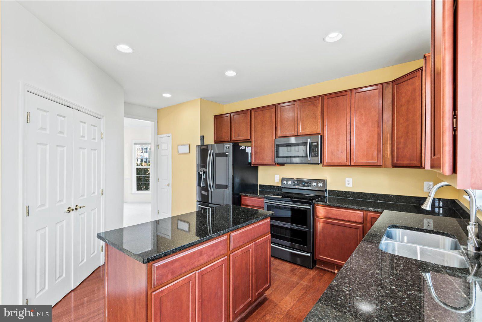 LADYSMITH VILLAGE - Residential