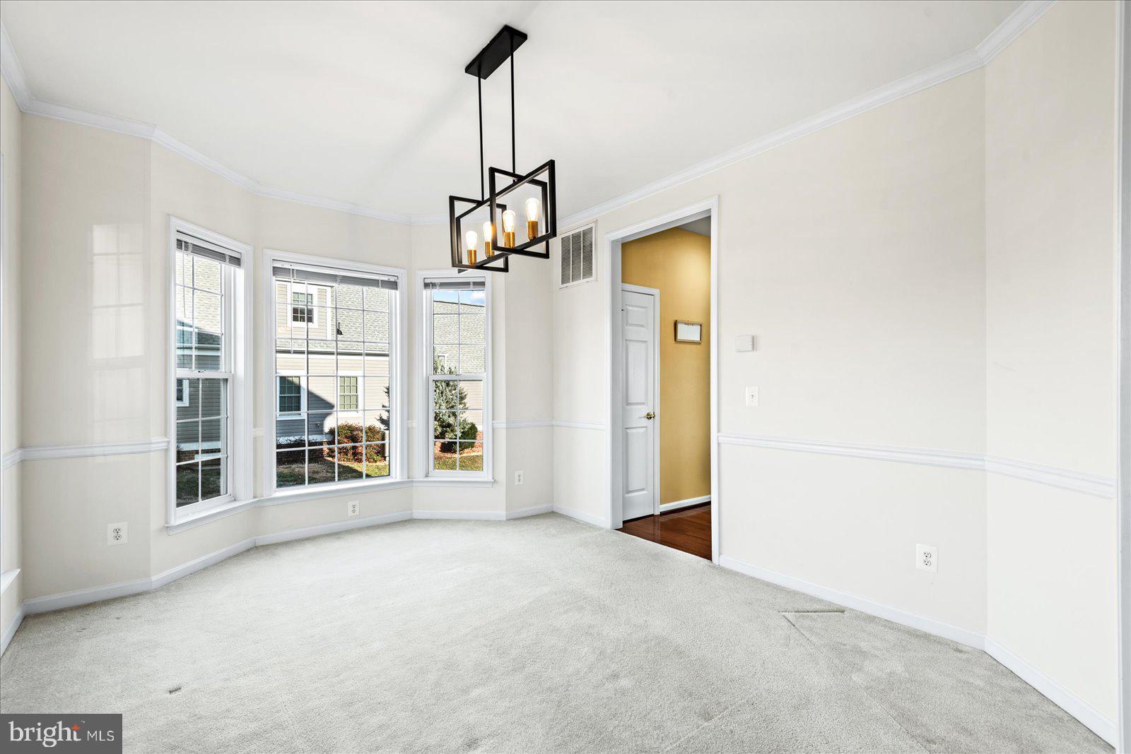 LADYSMITH VILLAGE - Residential