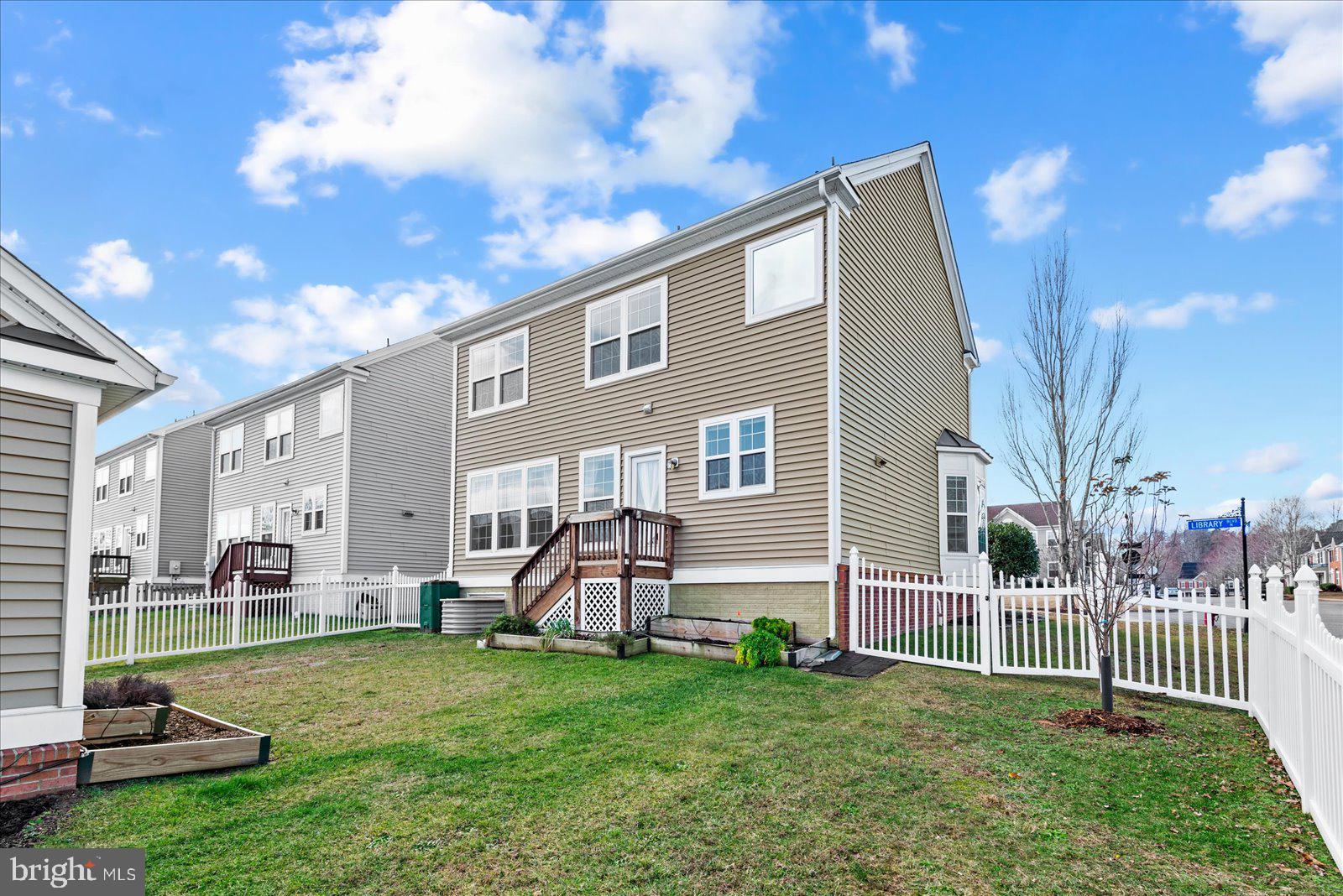 LADYSMITH VILLAGE - Residential