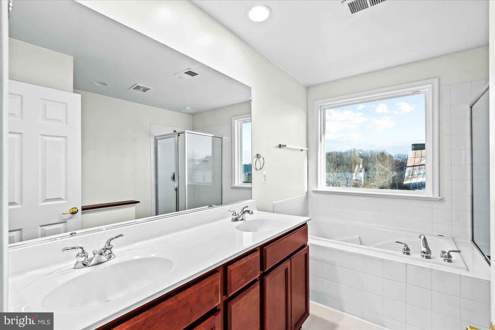 LADYSMITH VILLAGE - Residential