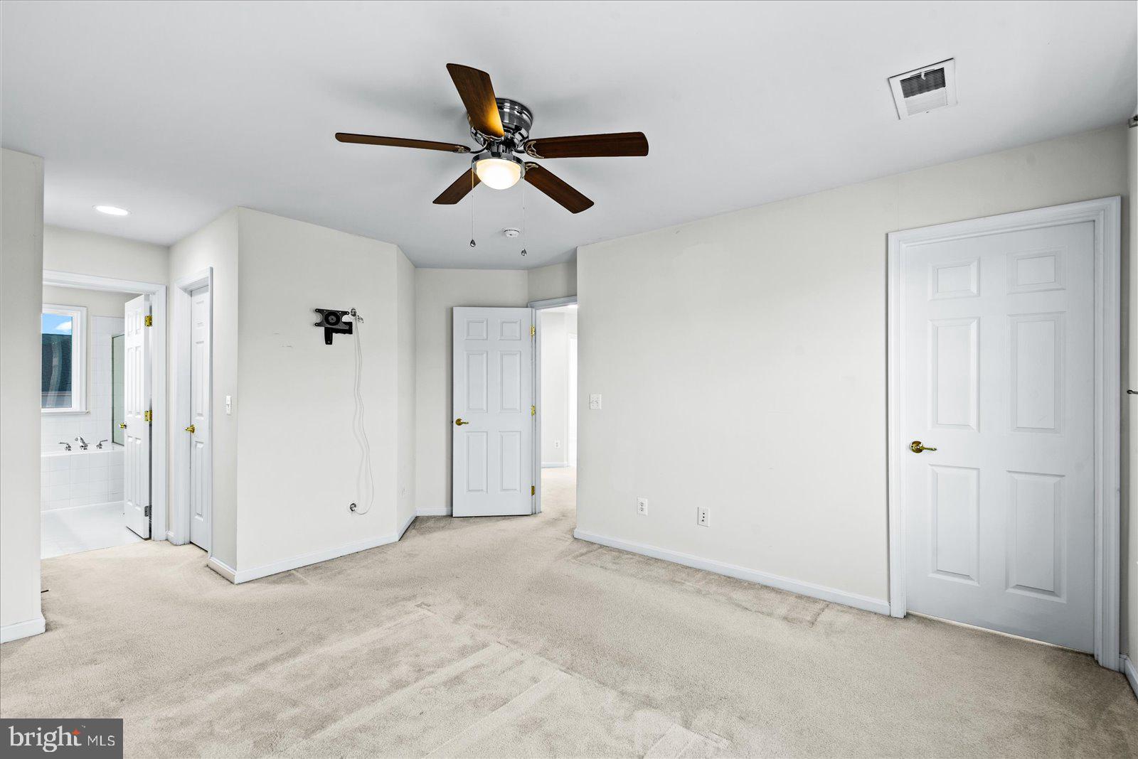 LADYSMITH VILLAGE - Residential