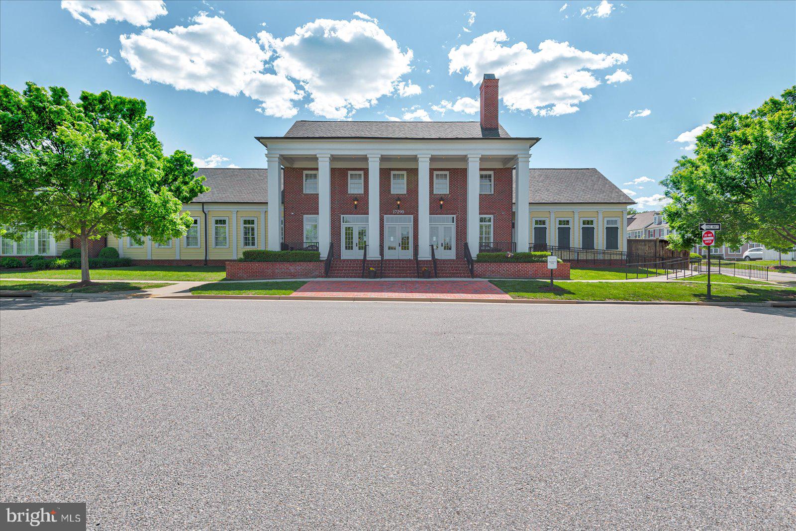 LADYSMITH VILLAGE - Residential