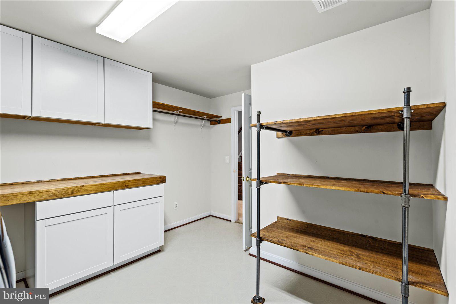 LADYSMITH VILLAGE - Residential