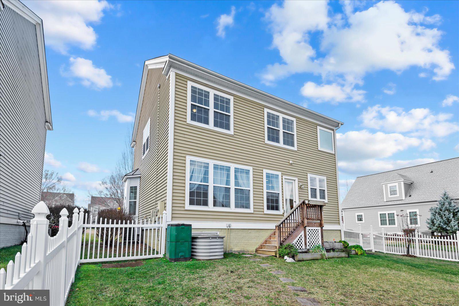 LADYSMITH VILLAGE - Residential