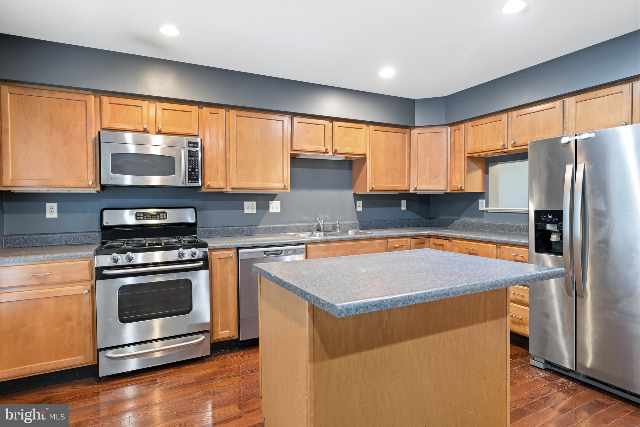 ROXBOROUGH - Residential