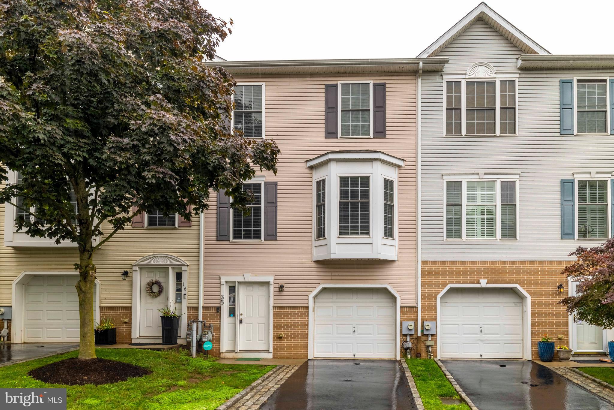 ROXBOROUGH - Residential