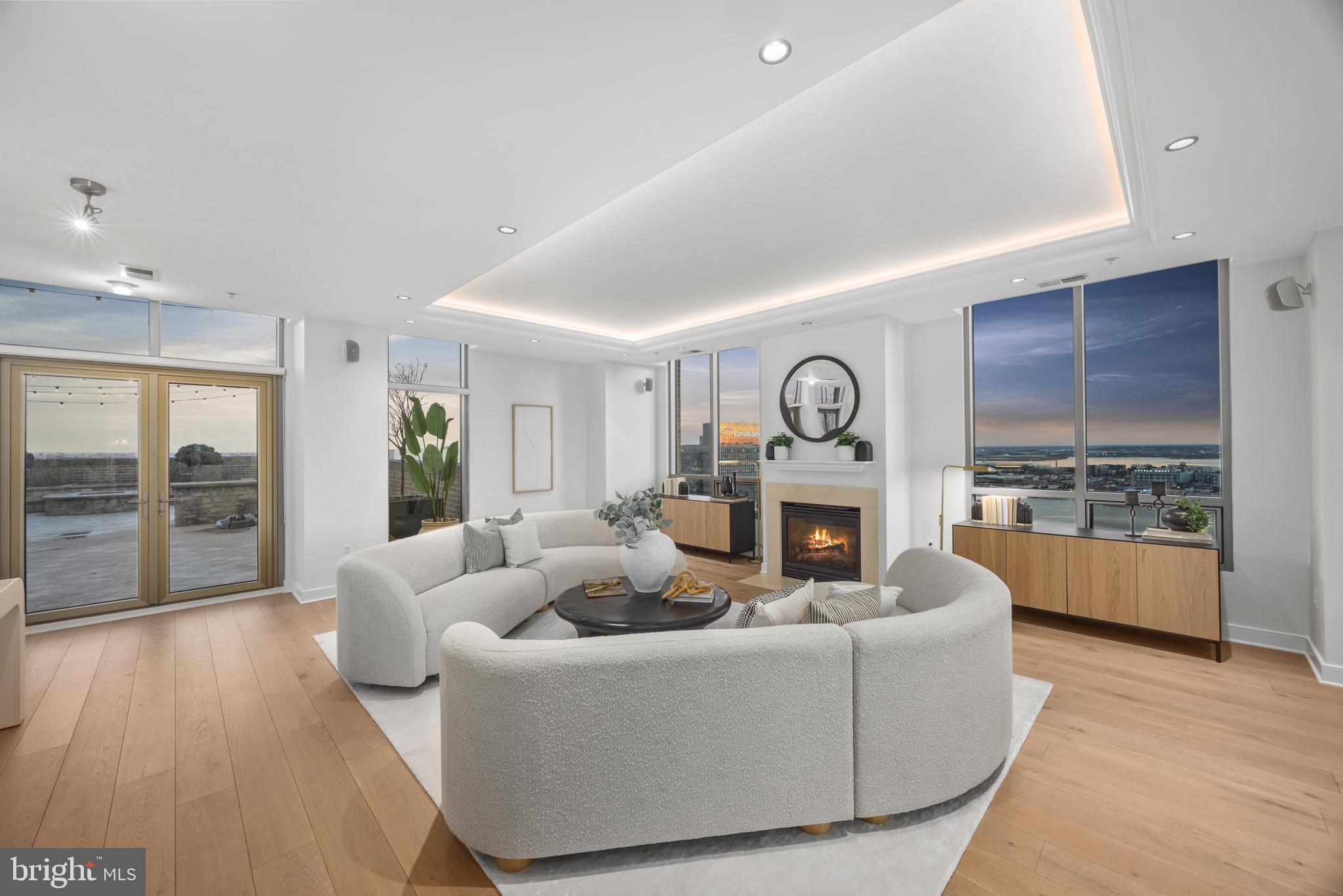 HARBOR EAST - Residential