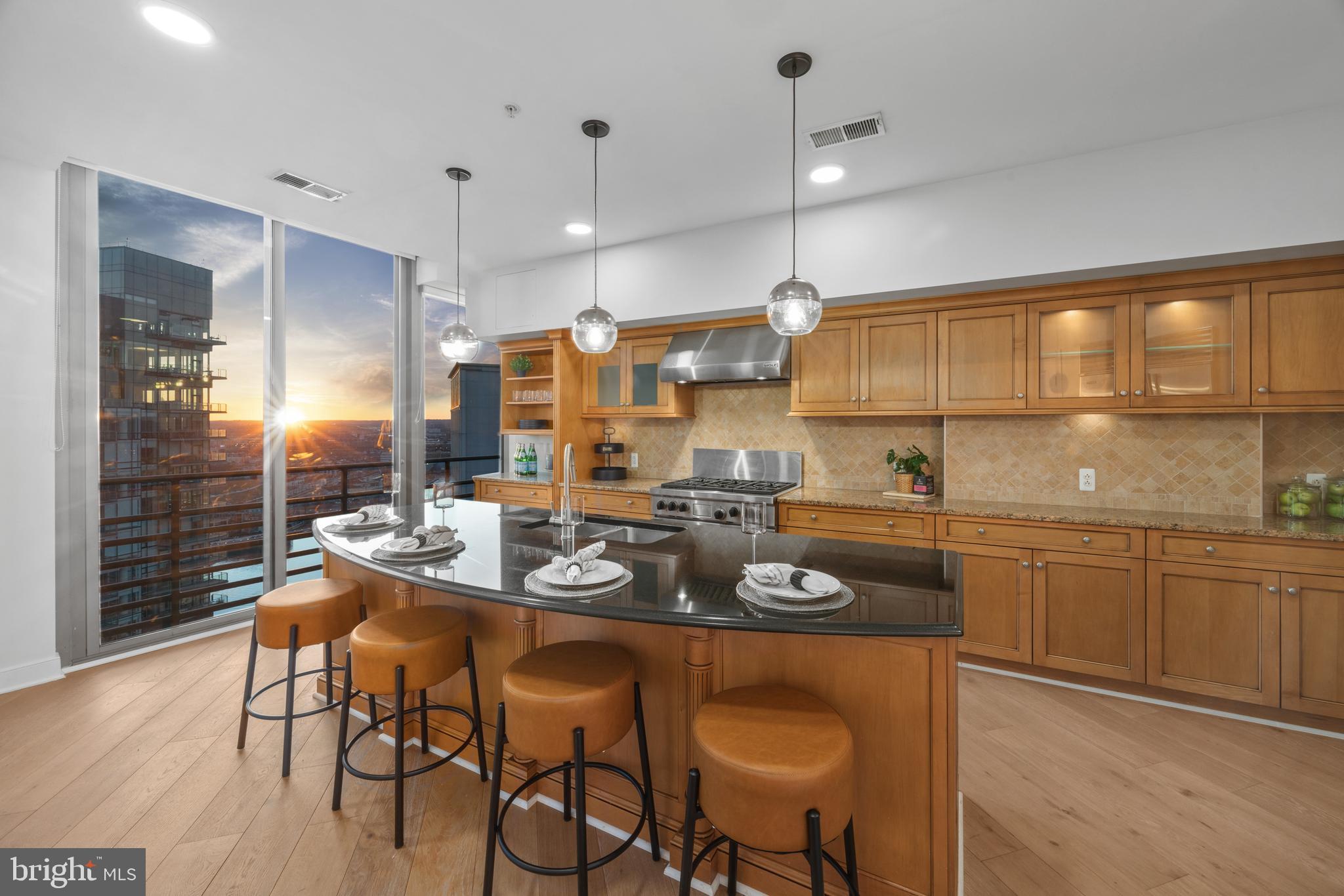 HARBOR EAST - Residential
