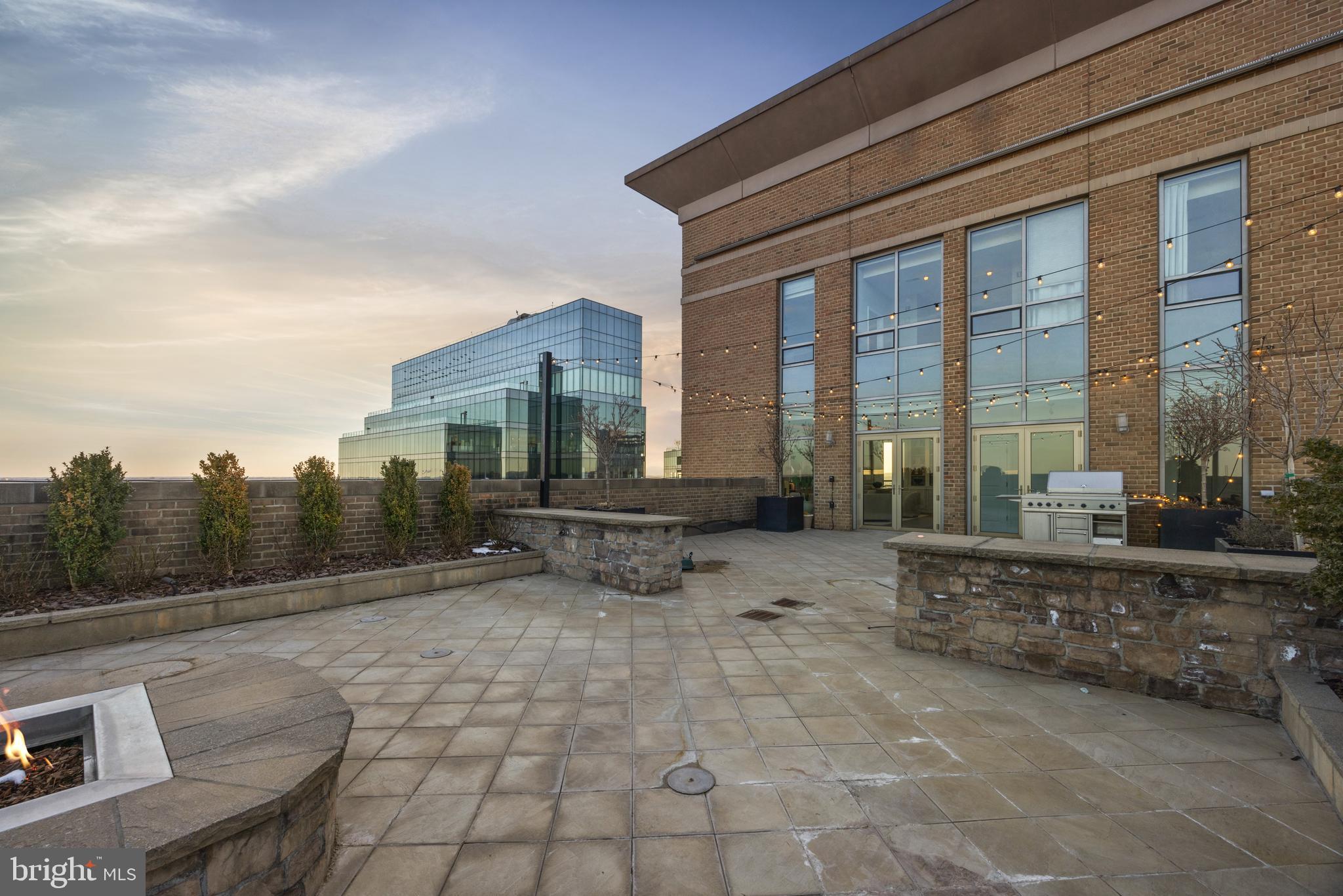 HARBOR EAST - Residential