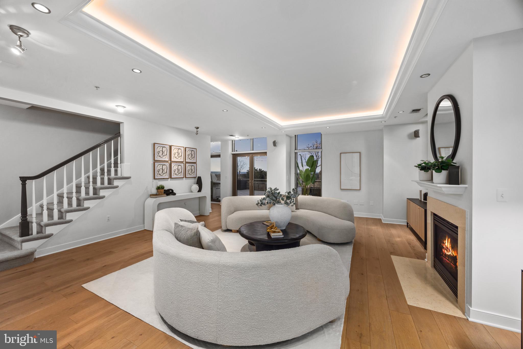 HARBOR EAST - Residential