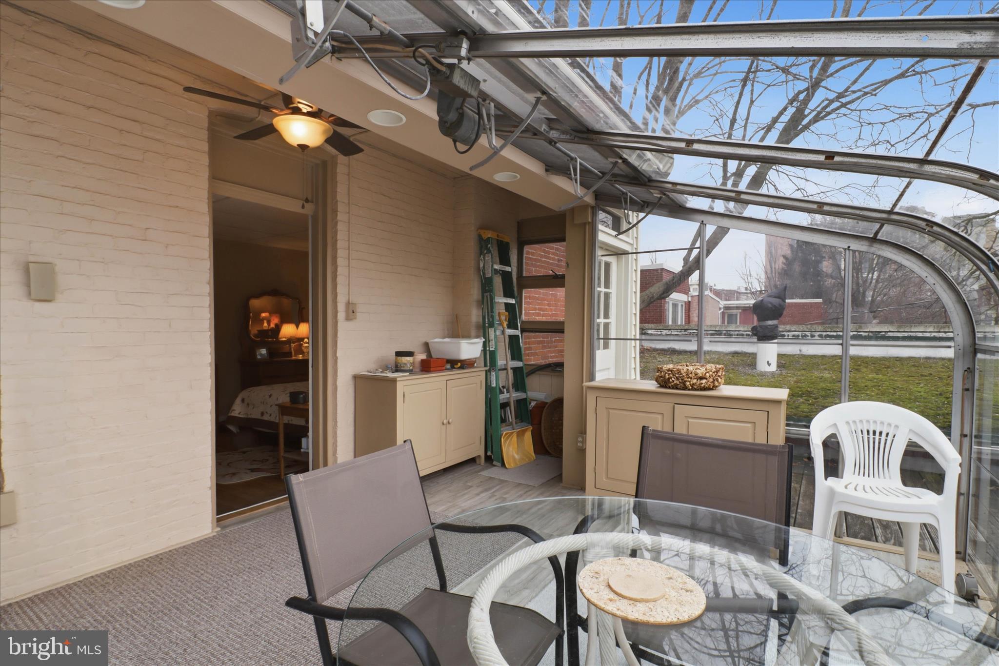 LANCASTER - Residential