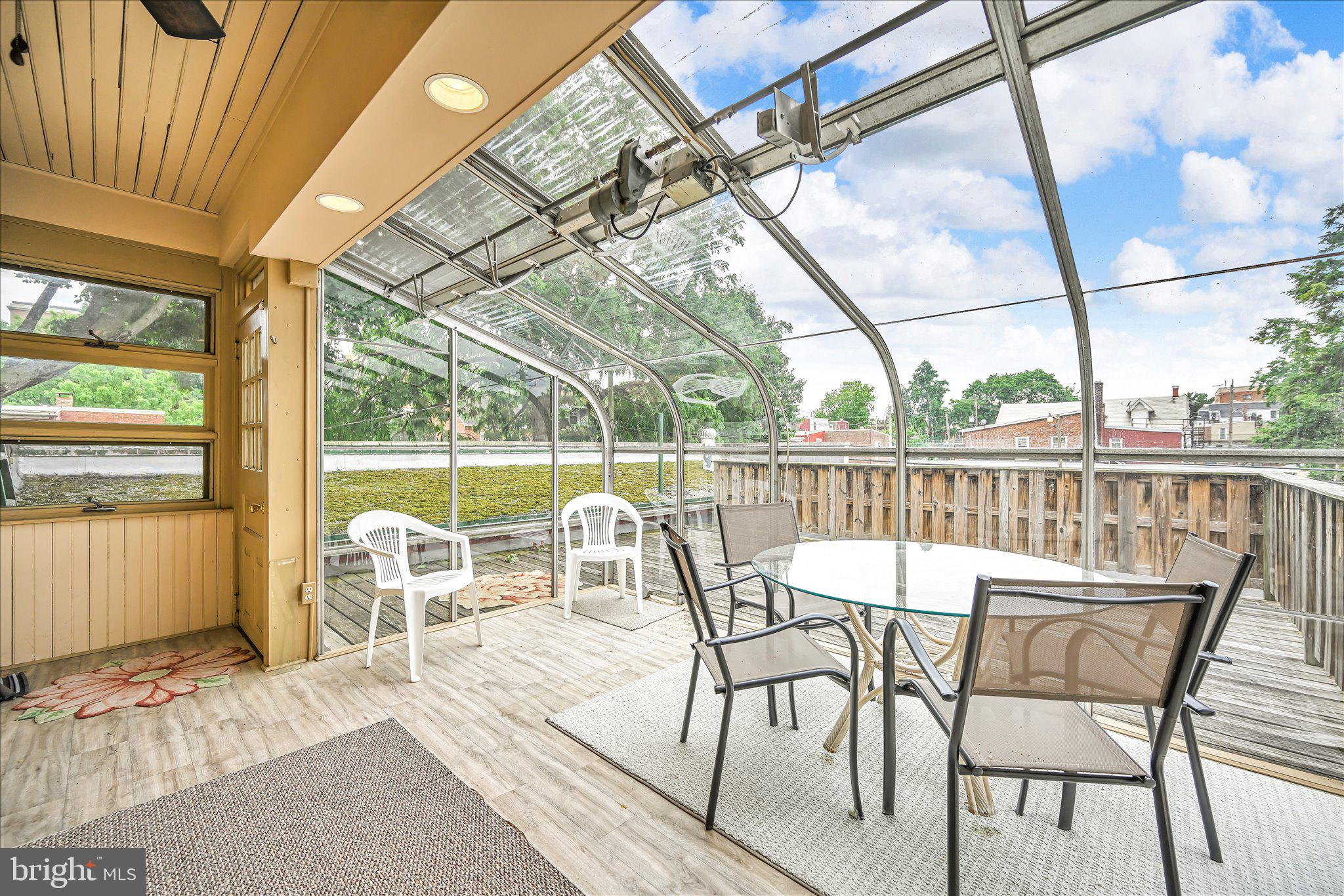 LANCASTER - Residential
