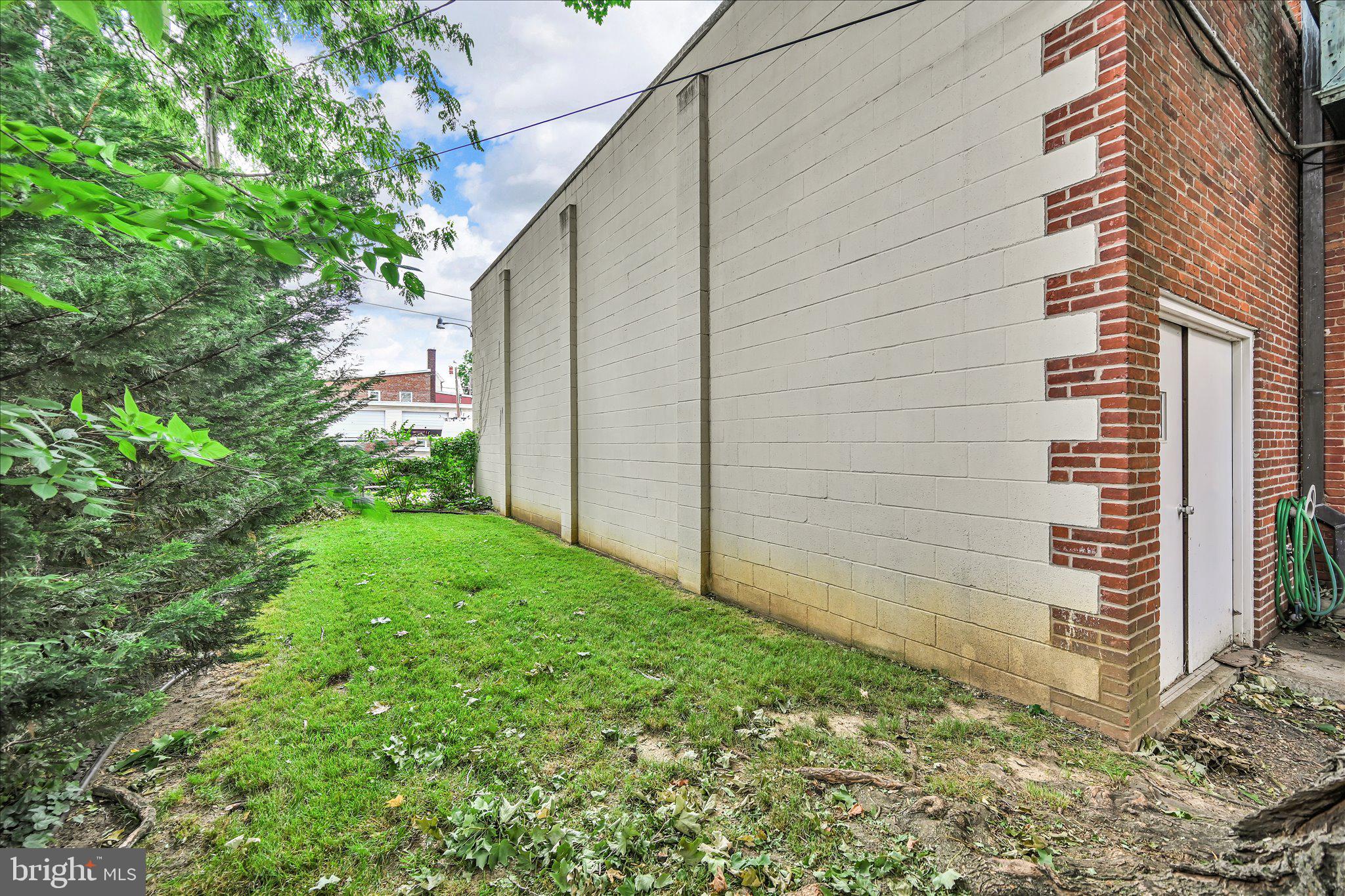 LANCASTER - Residential