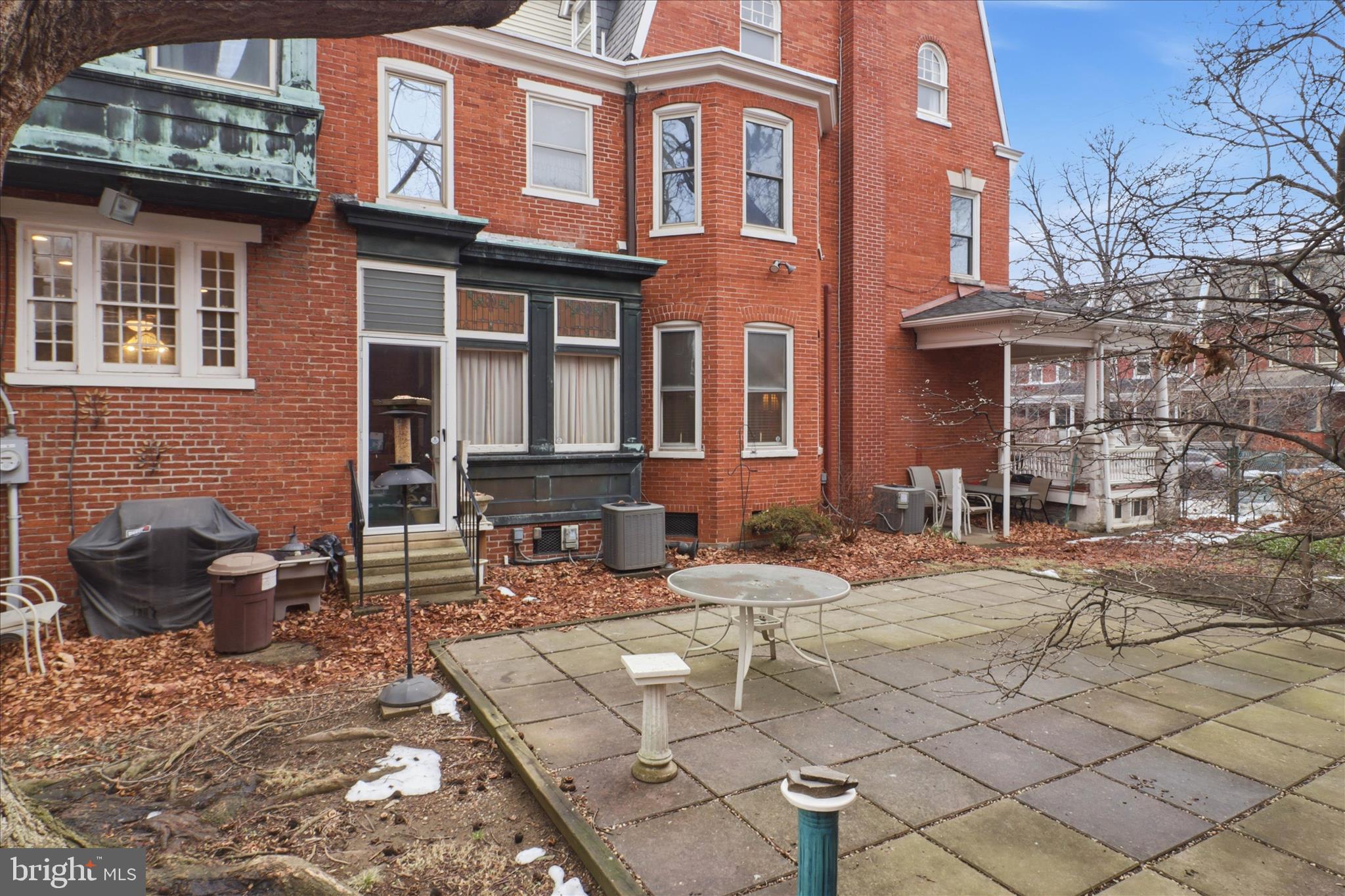 LANCASTER - Residential