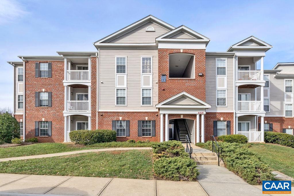 EAGLES LANDING - Residential