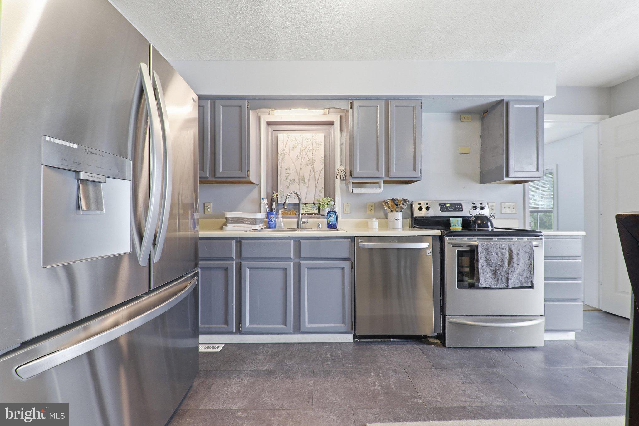 LAKEVIEW VILLAGE - Residential