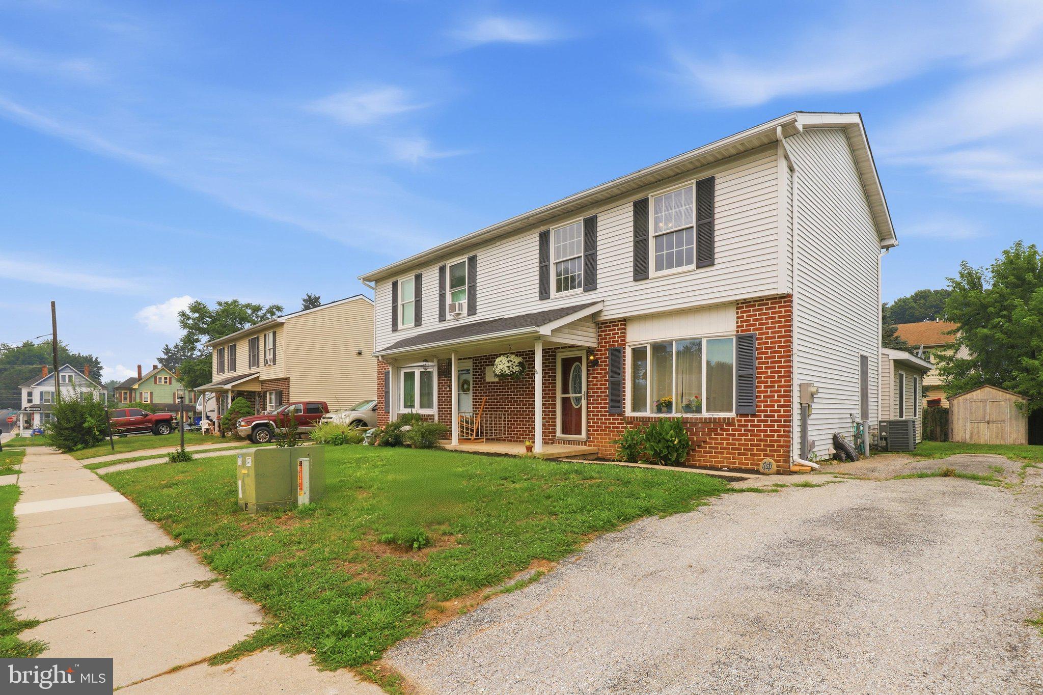 LAKEVIEW VILLAGE - Residential