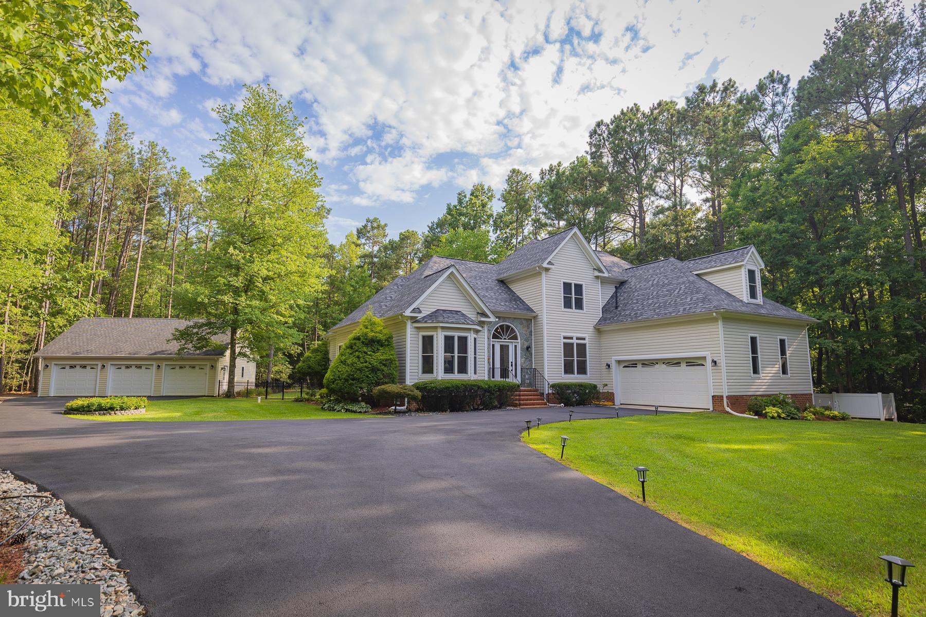 RIVERWOOD - Residential