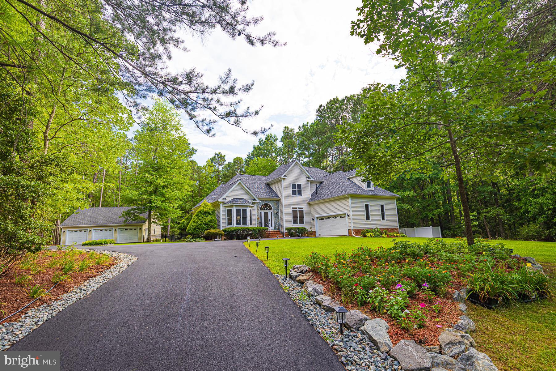 RIVERWOOD - Residential