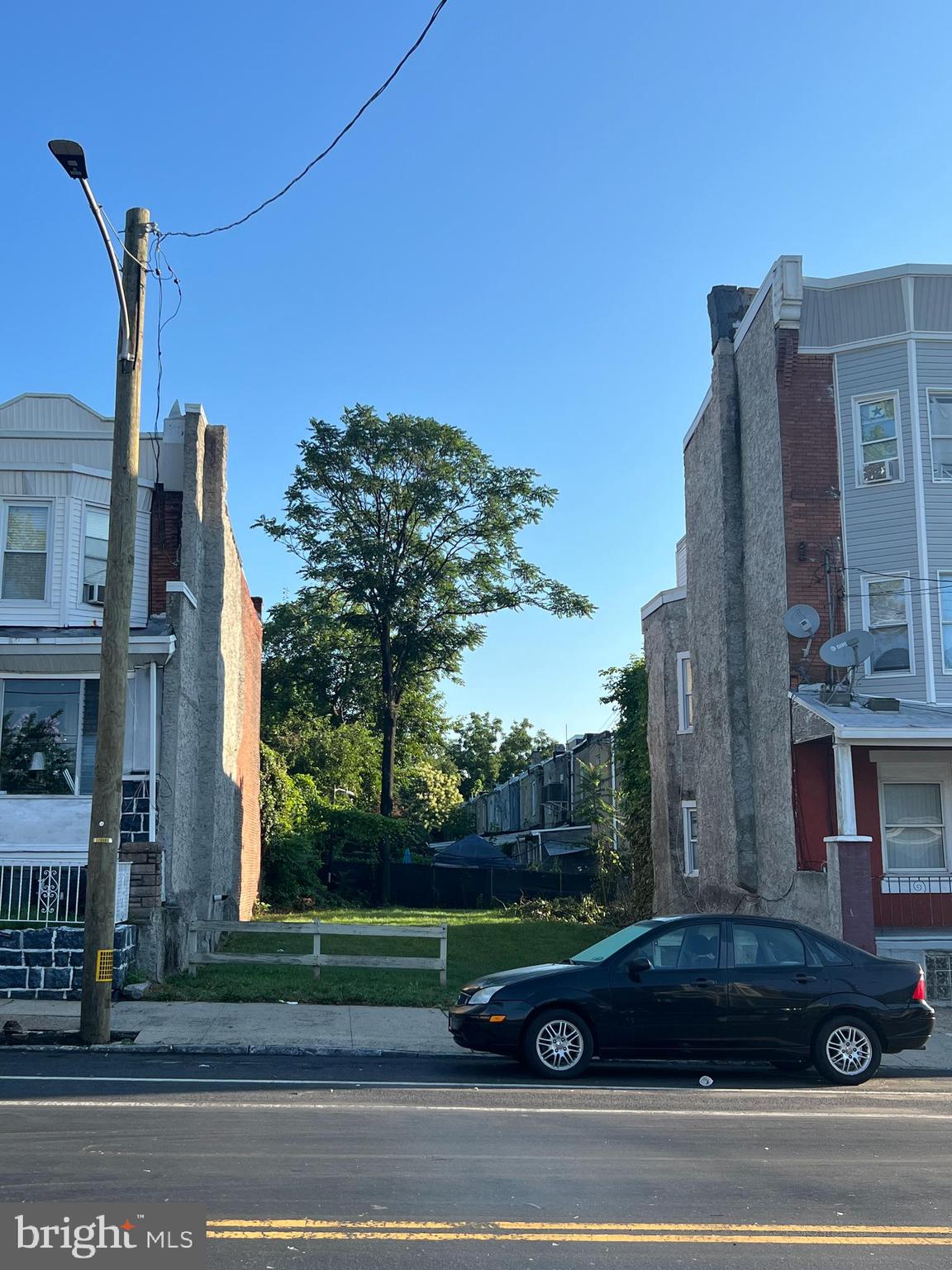 Wide RSA-3 Lot in Prime West Philly Location! Build your dream home or investment property on this 23' x 110' lot in the Haddington neighborhood. Zoned RSA-3, perfect for a single-family home, modern rowhome, or small-scale redevelopment. Walk to Haddington Park, Carroll Park Playground, and Haddington Rec Center. Enjoy nearby dining at Ree Vee’s Eatery and Uptown Grill, plus groceries from Lee’s Vine Foods, ALDI, and The Fresh Grocer. Just minutes to UPenn, Drexel, the Please Touch Museum, and the Philadelphia Museum of Art. Convenient to transit—less than 5 blocks to the Market-Frankford Line, 10 blocks to 69th Street Transit Center, 10 minutes to 30th Street Station, and 20 minutes to PHL Airport. Dimensions: 23' x 110' | Zoning: RSA-3 | Location: Exceptional access to parks, universities, and Center City.