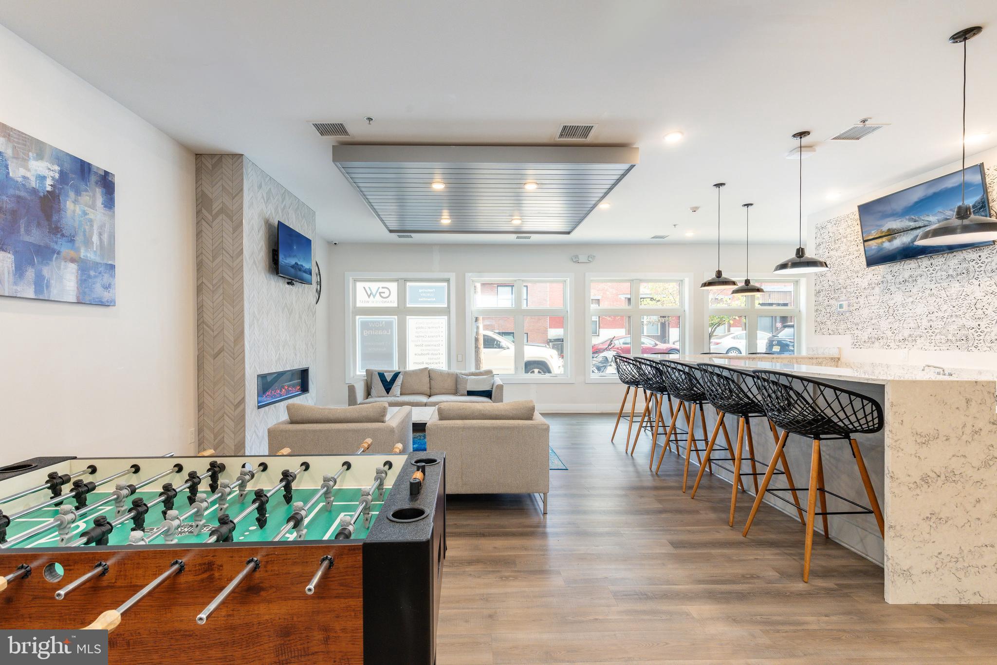 UNIVERSITY CITY - Commercial Sale