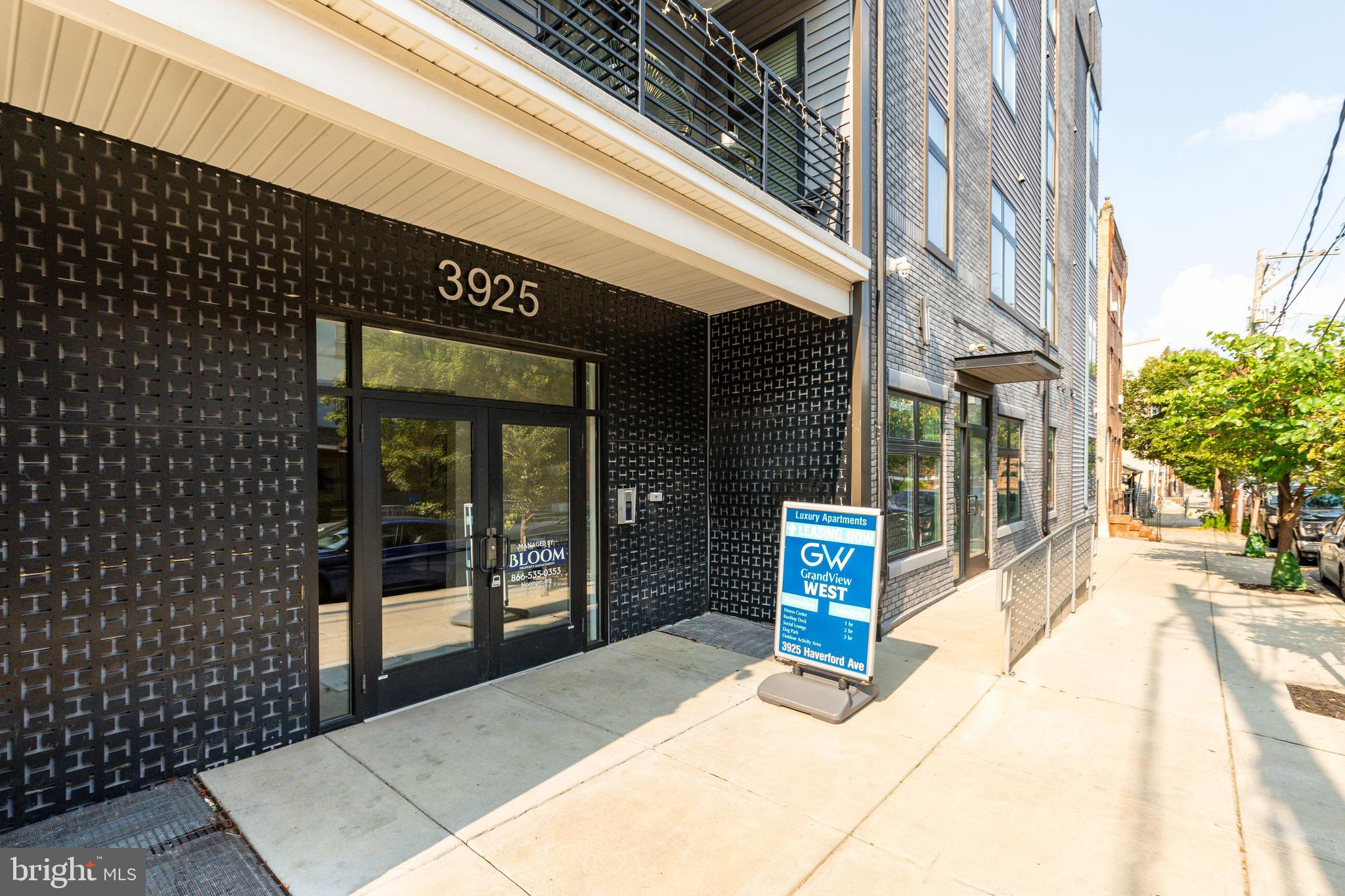 UNIVERSITY CITY - Commercial Sale