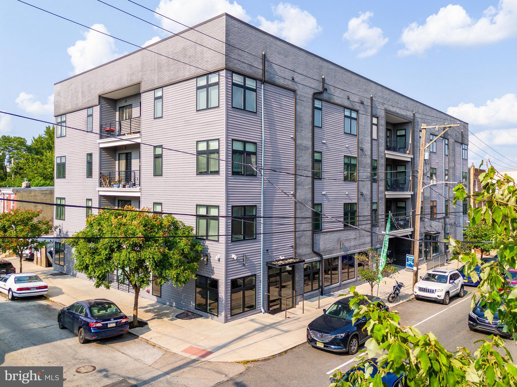 UNIVERSITY CITY - Commercial Sale