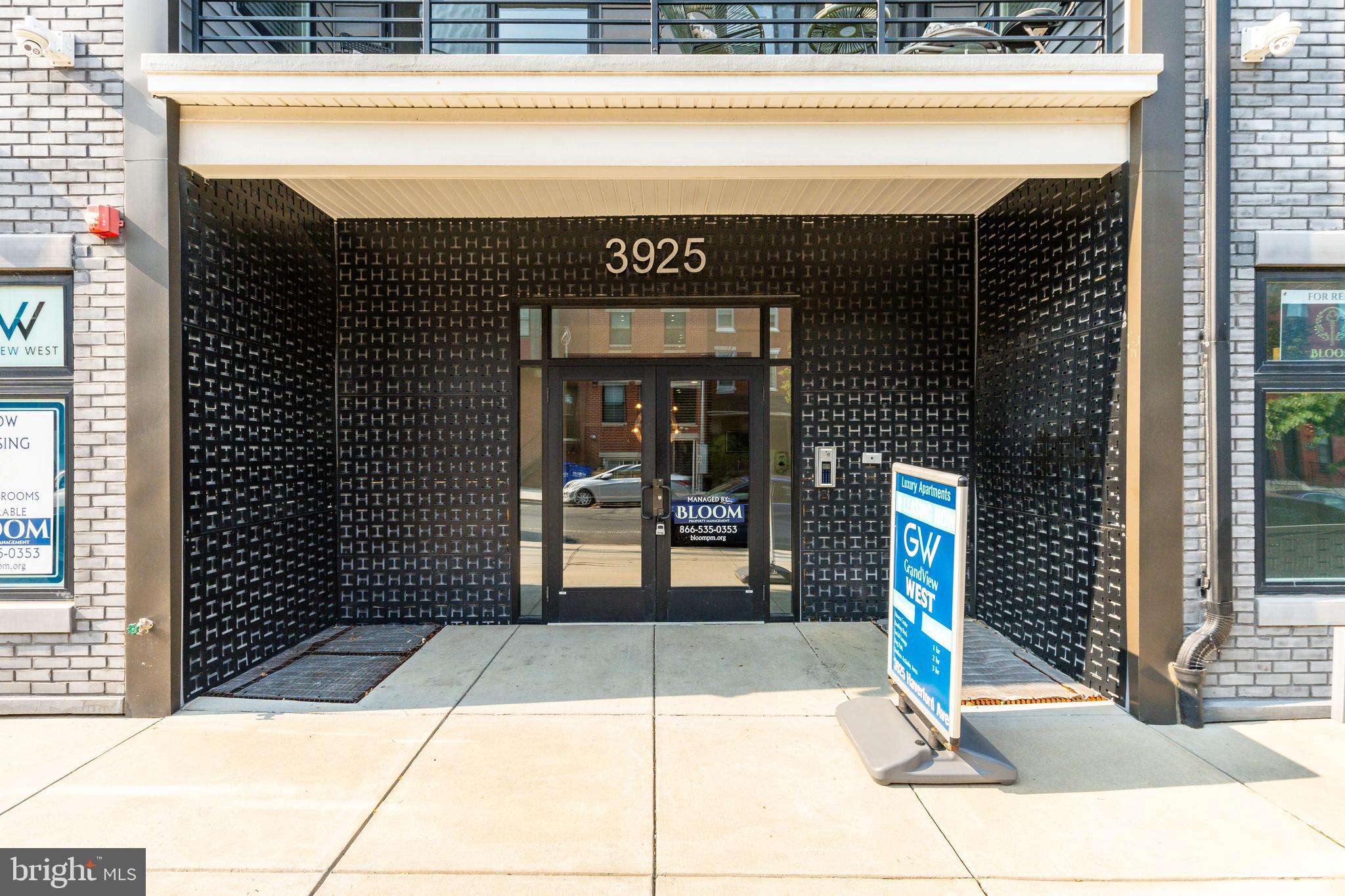 UNIVERSITY CITY - Commercial Sale