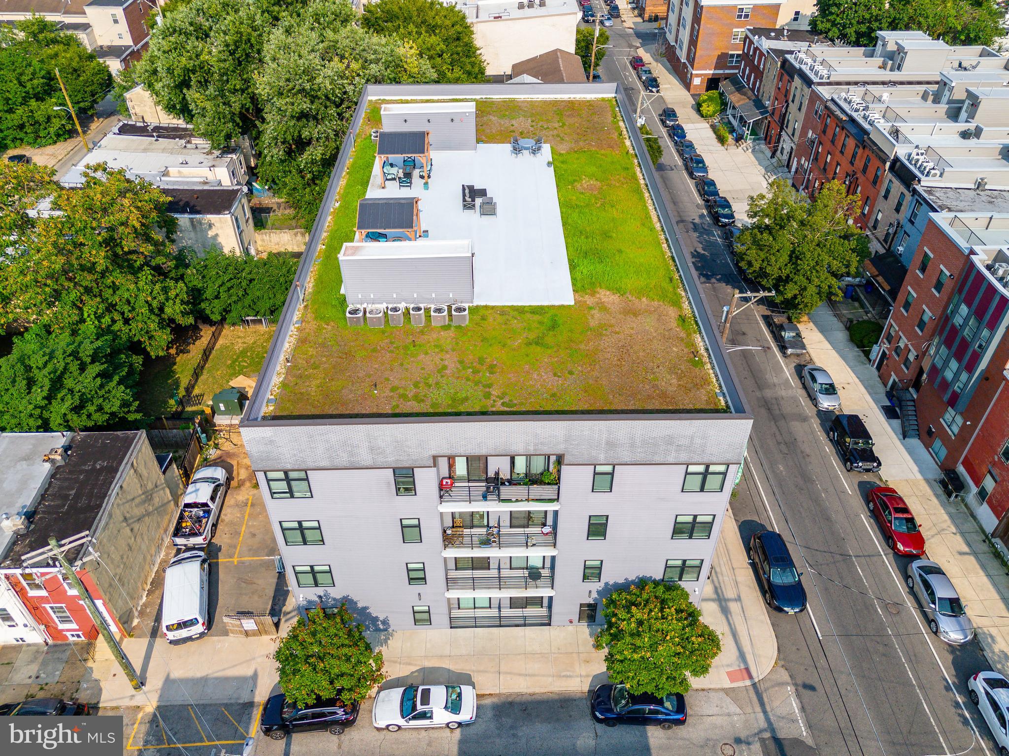 UNIVERSITY CITY - Commercial Sale