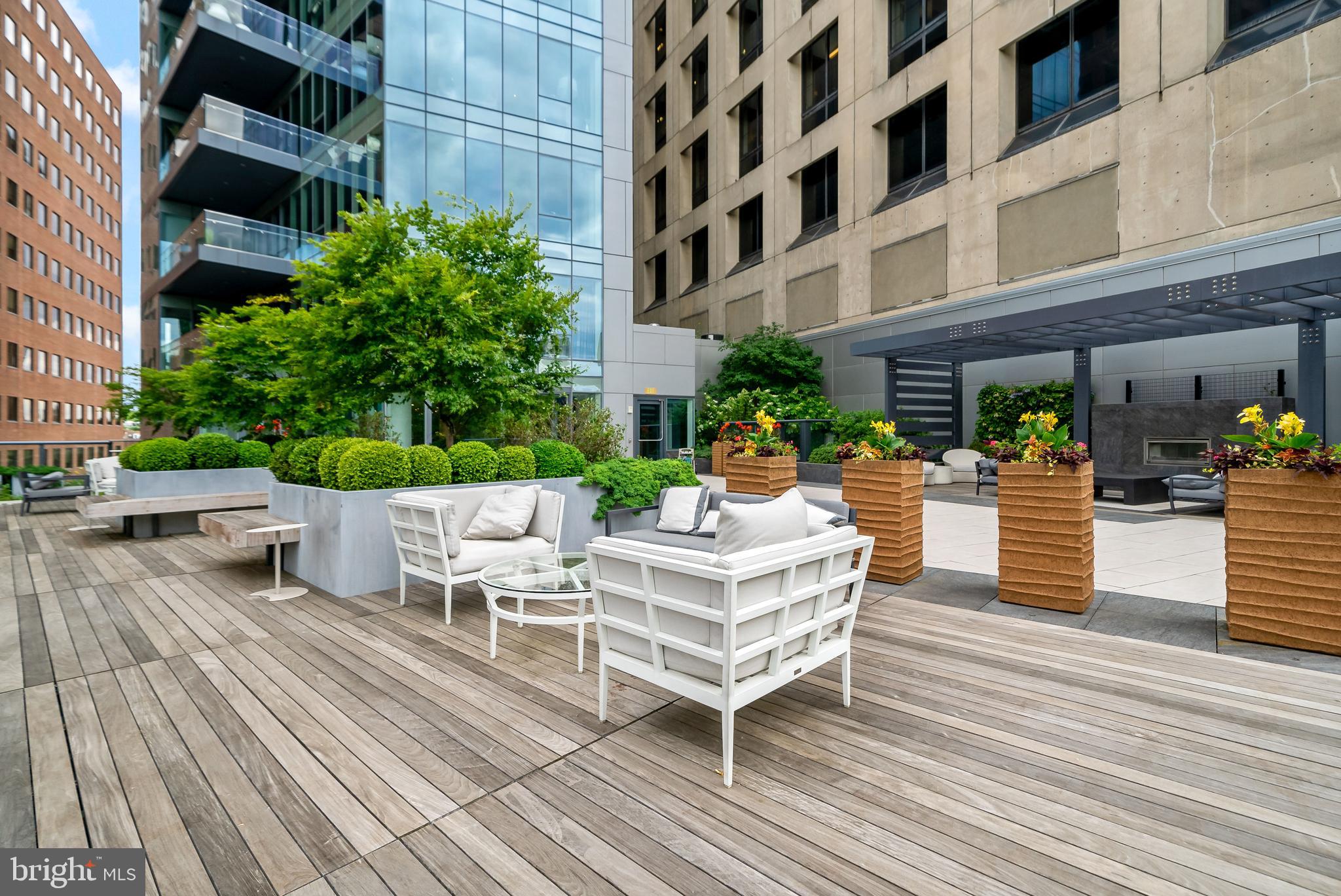 SOCIETY HILL - Residential