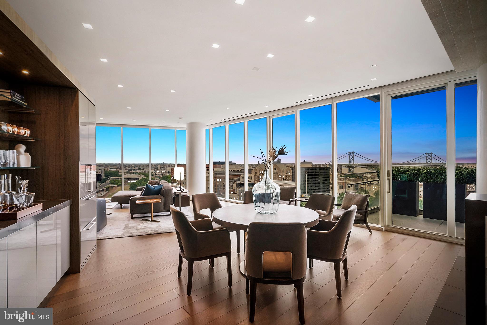 SOCIETY HILL - Residential