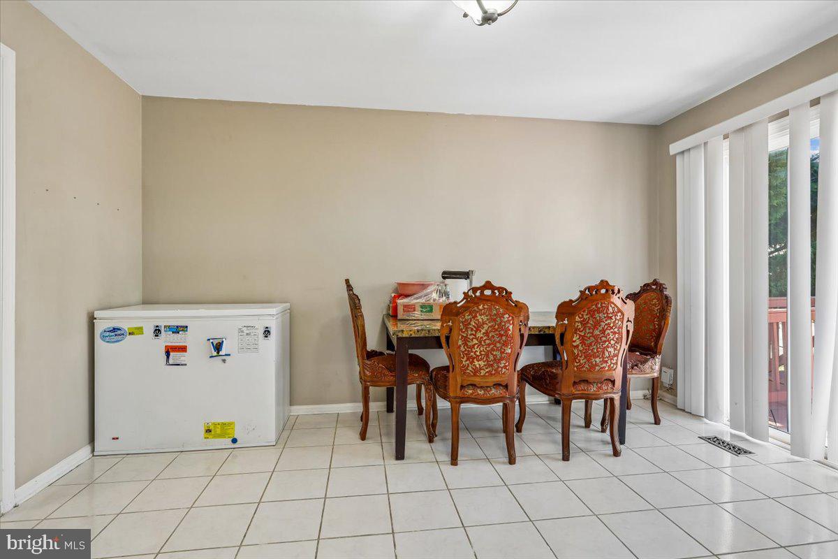 FOXBOROUGH - Residential