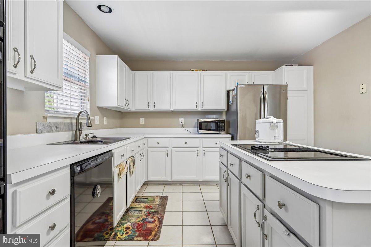 FOXBOROUGH - Residential