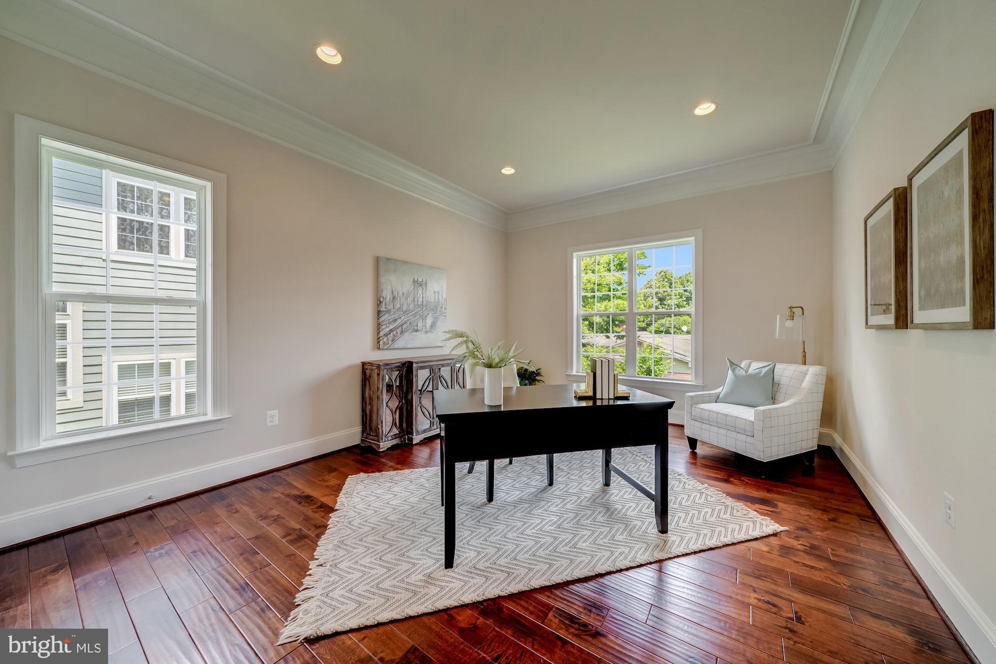 CHURCHILL - Residential