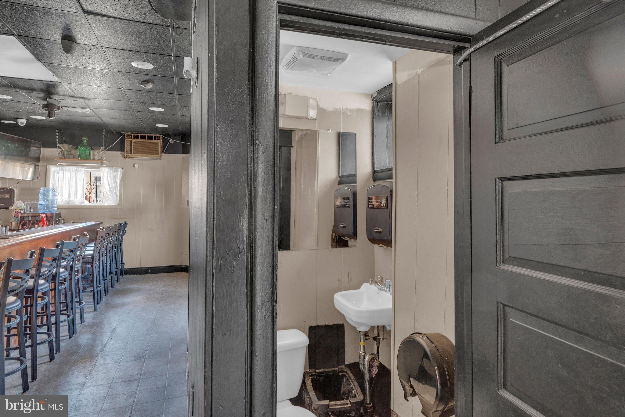 PHILADELPHIA (NORTHEAST) - Residential