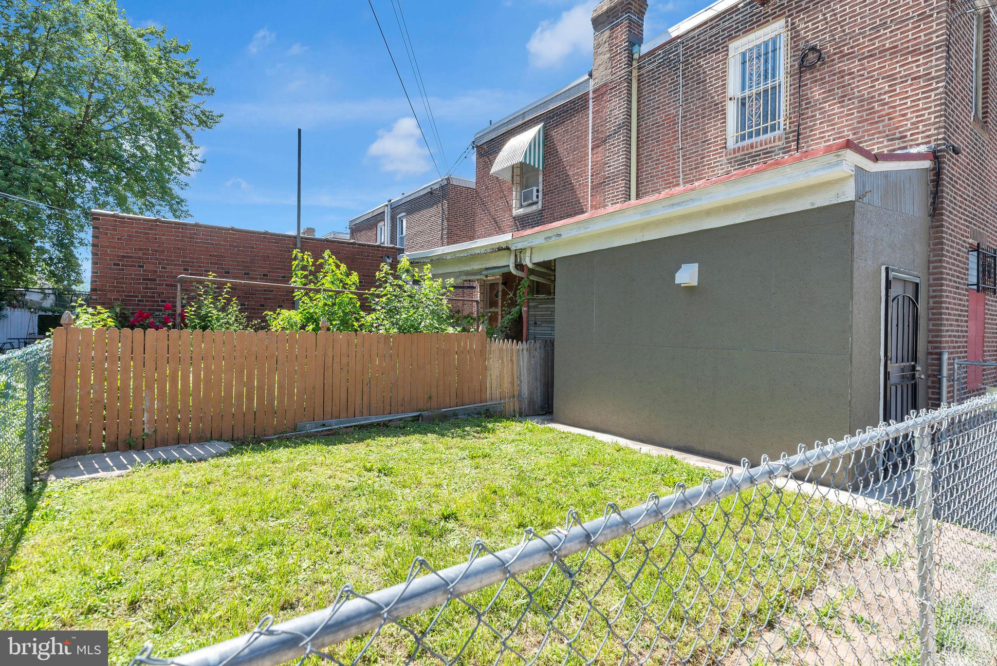 PHILADELPHIA (NORTHEAST) - Residential