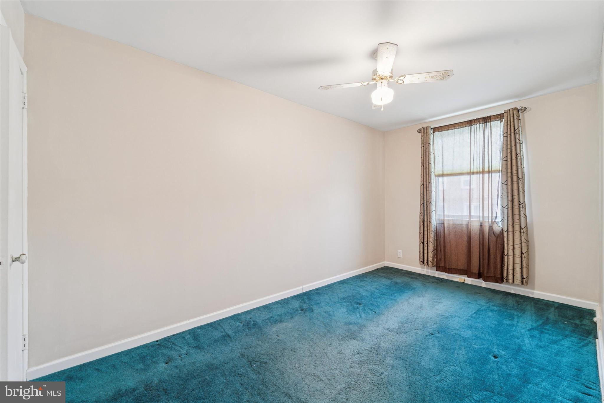 EAST OAK LANE - Residential