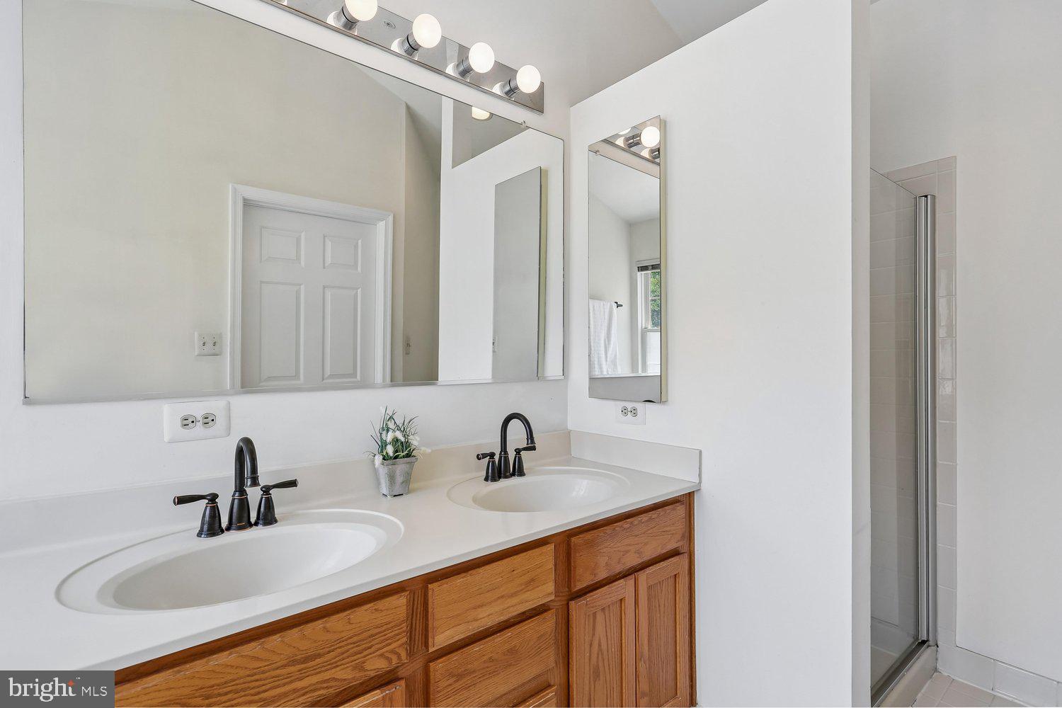 PT ROCKVILLE TWN RES 1 - Residential