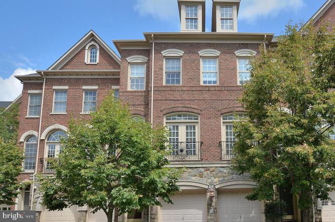 Three level Stoneyhurst model on the most sought after street in Cameron Station!!