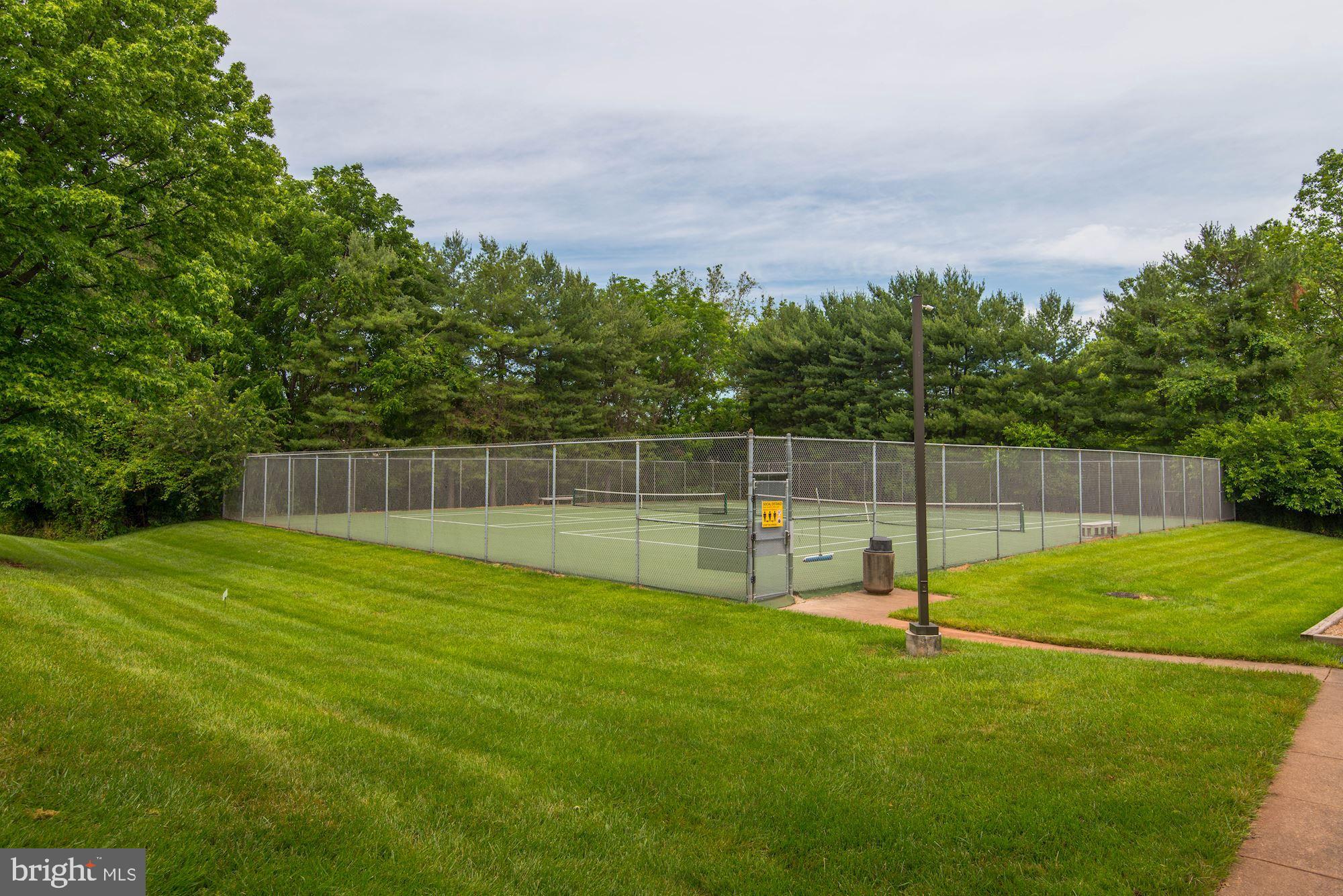CHANTILLY HIGHLANDS - Residential