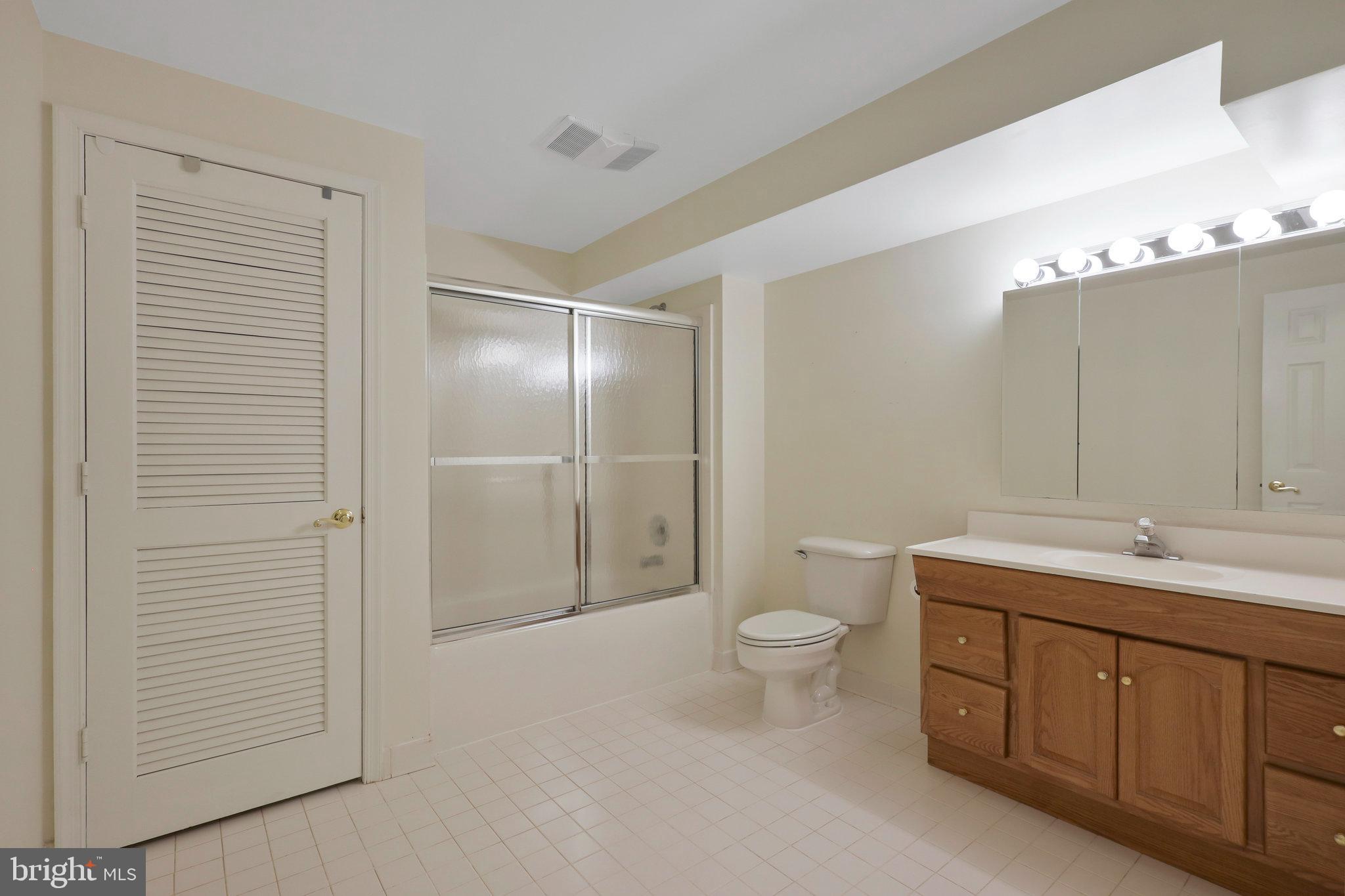 HOLLY PARK - Residential
