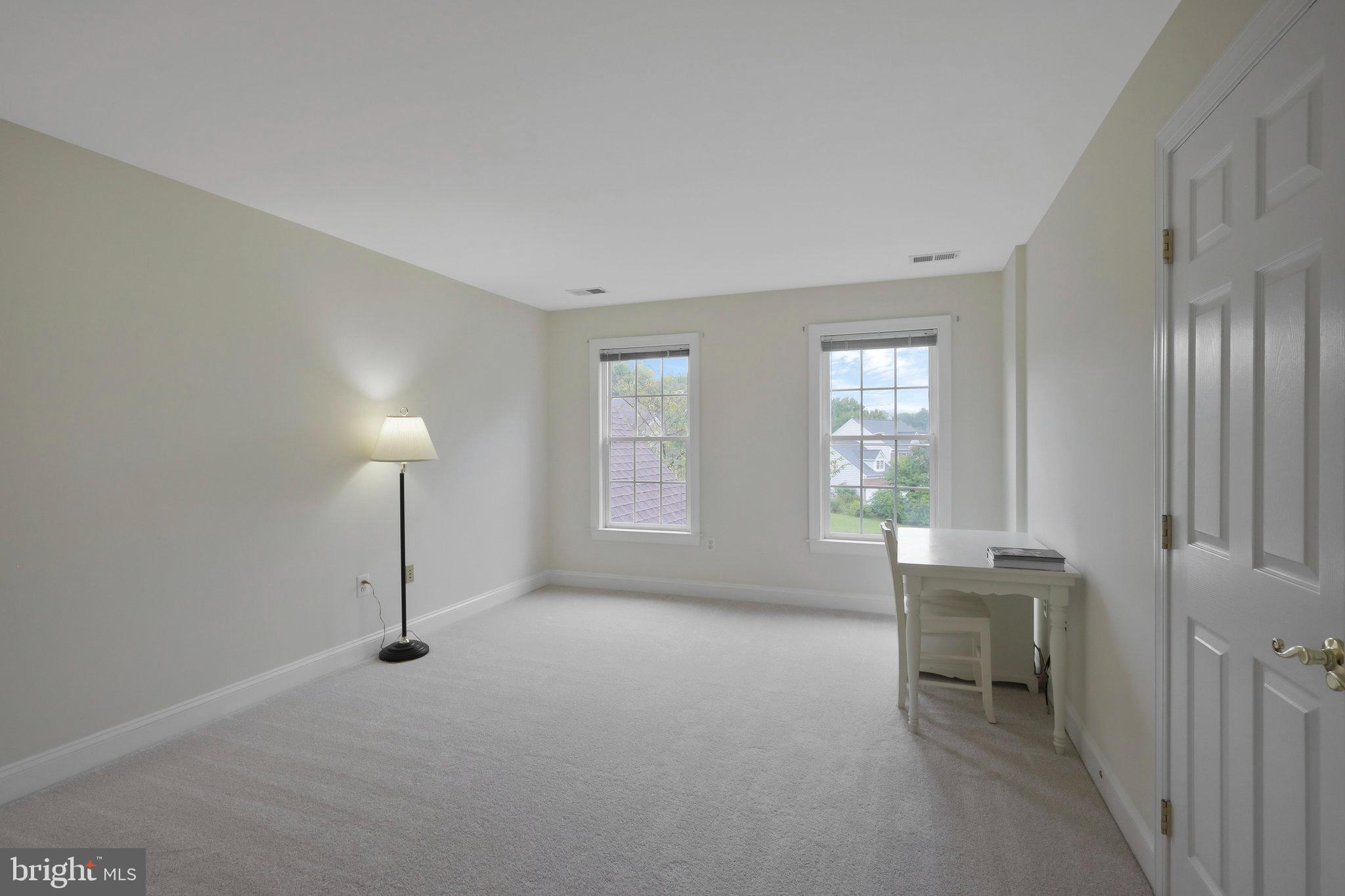 HOLLY PARK - Residential