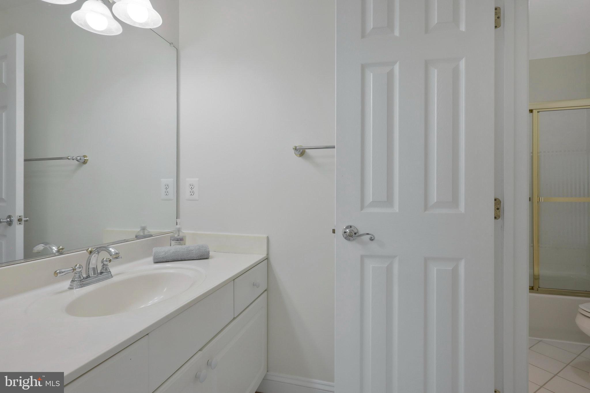 HOLLY PARK - Residential