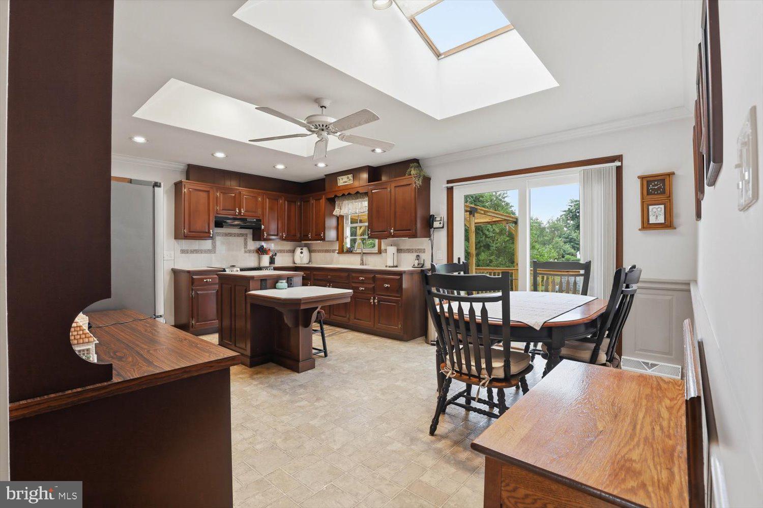 SANDY BEACH HEIGHTS - Residential