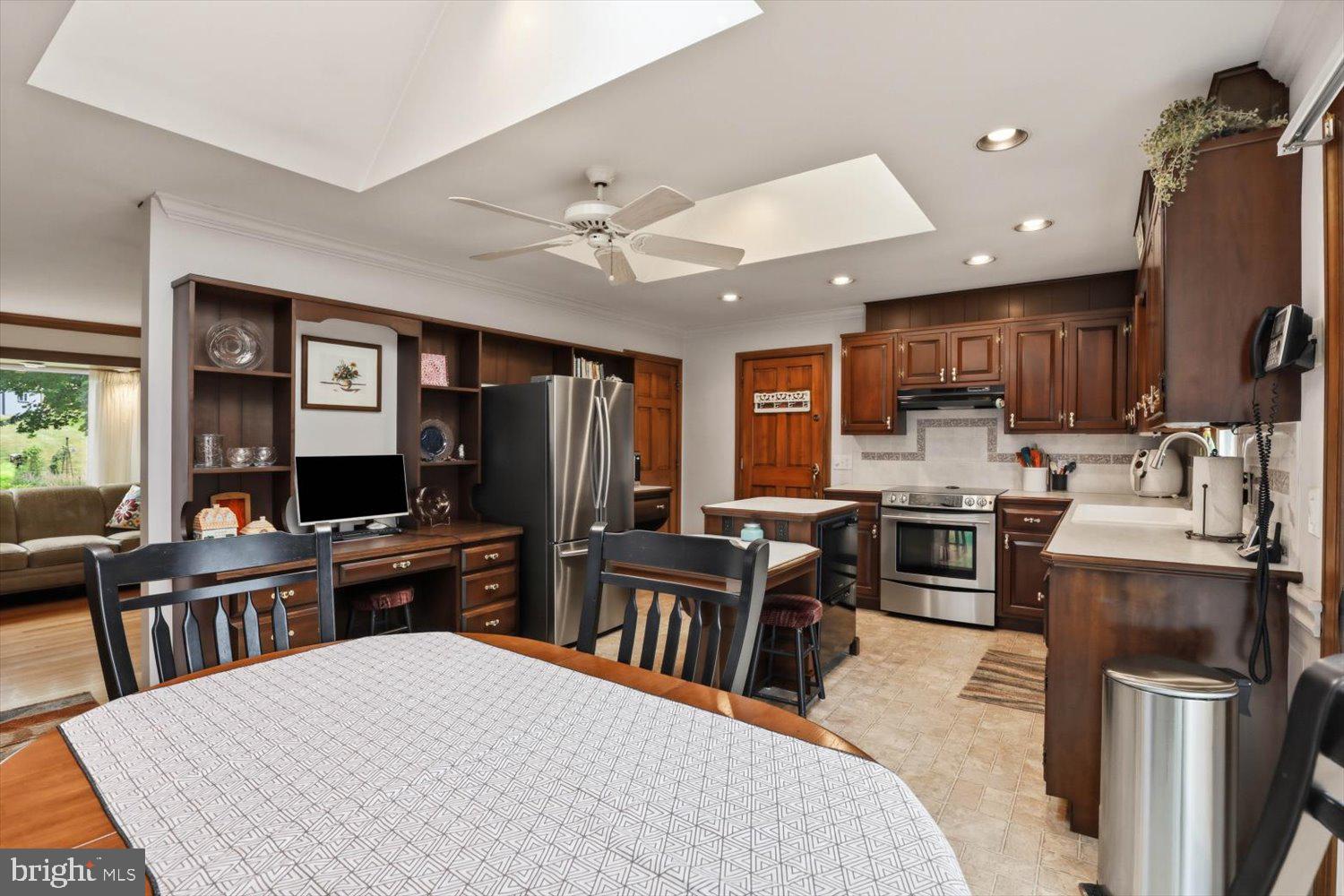 SANDY BEACH HEIGHTS - Residential