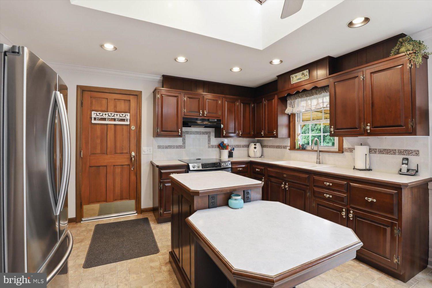 SANDY BEACH HEIGHTS - Residential
