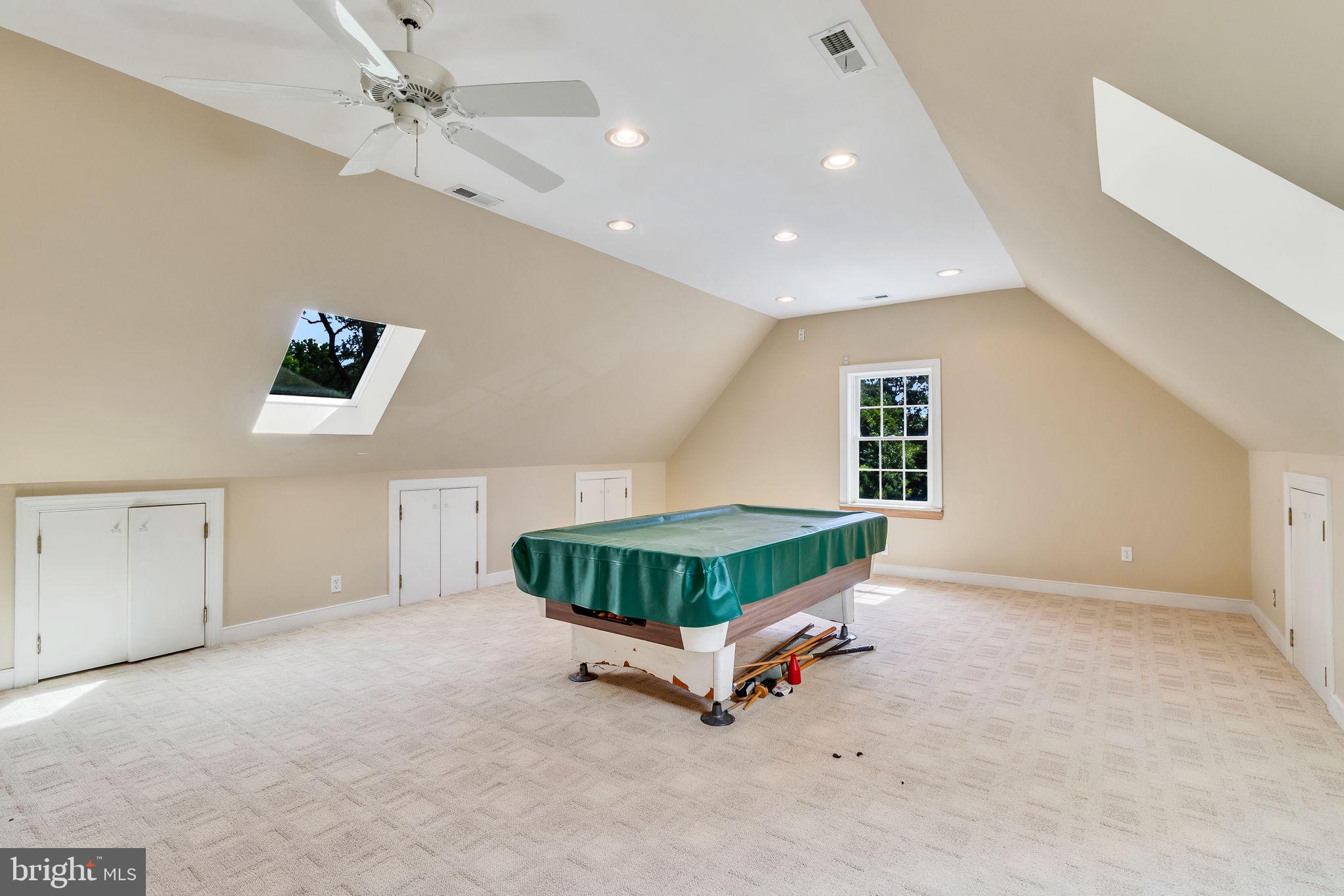 LAGRANGE ESTATES - Residential